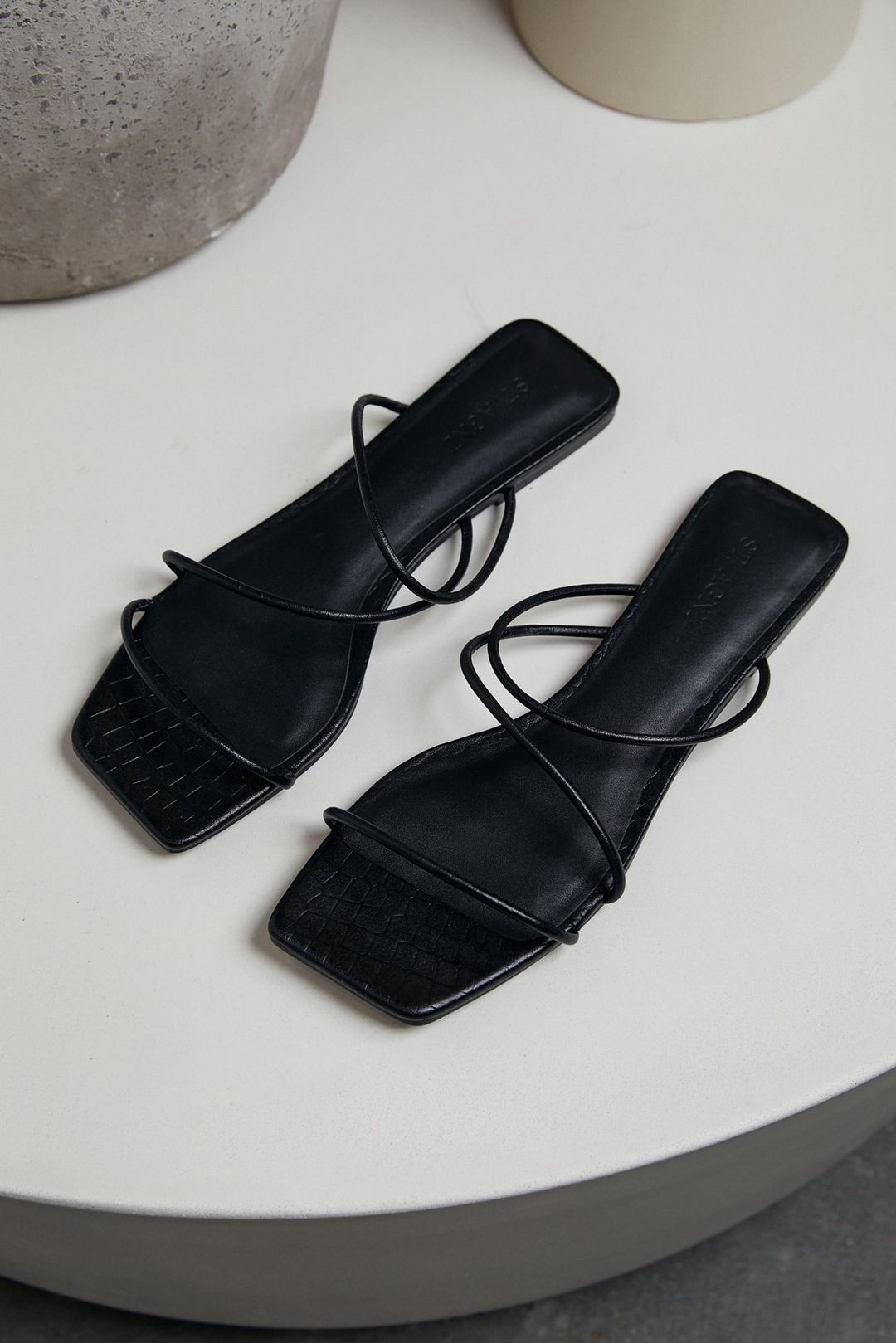 Jackie Croc Flats in Black