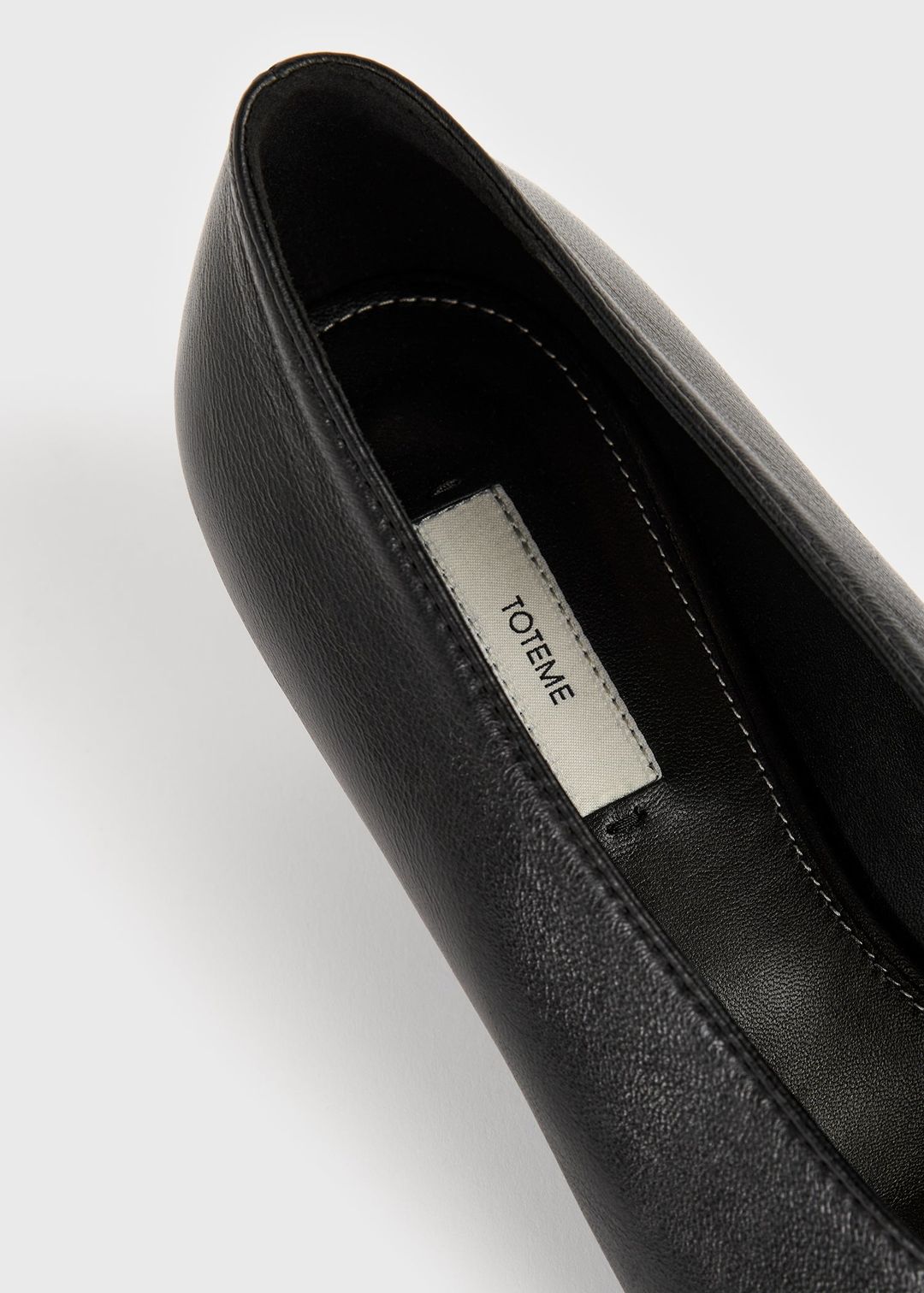 Pierced nappa pumps black #6