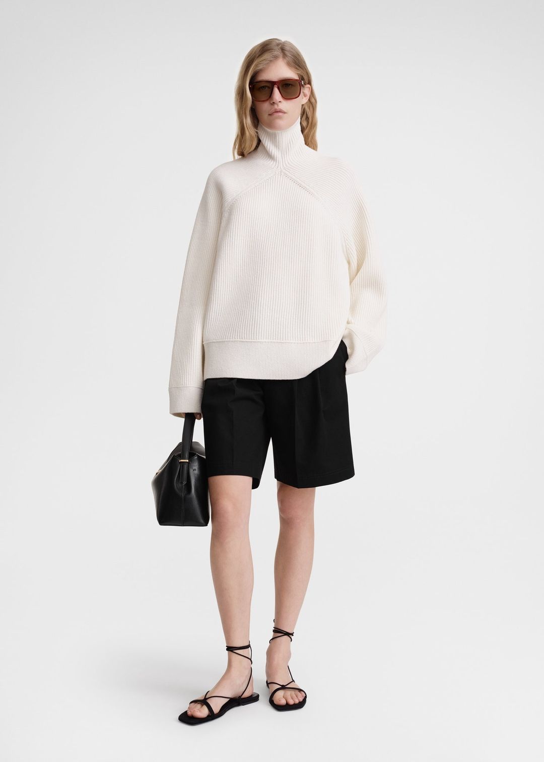 Ribbed chimney-neck knit white