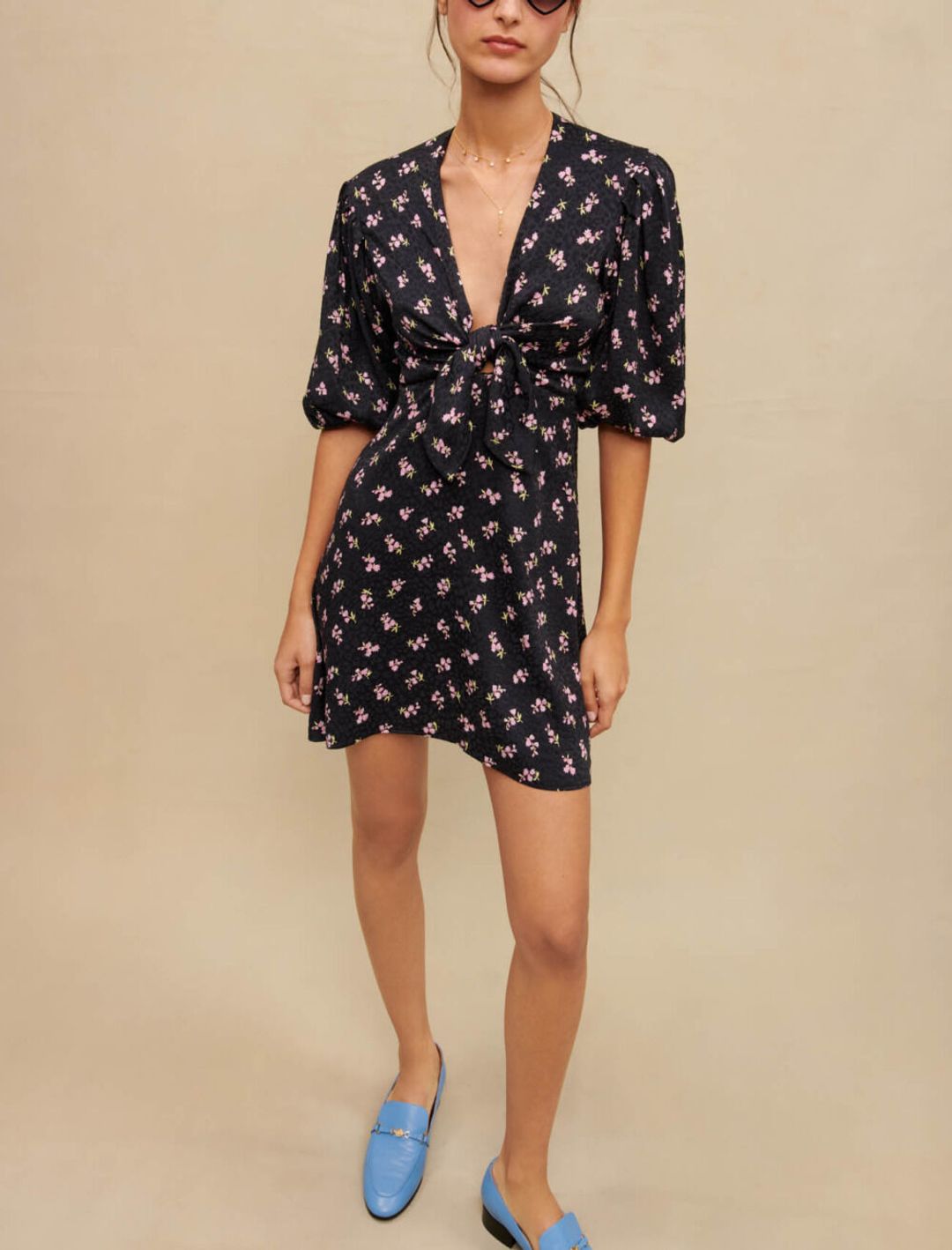 Short dress with knot