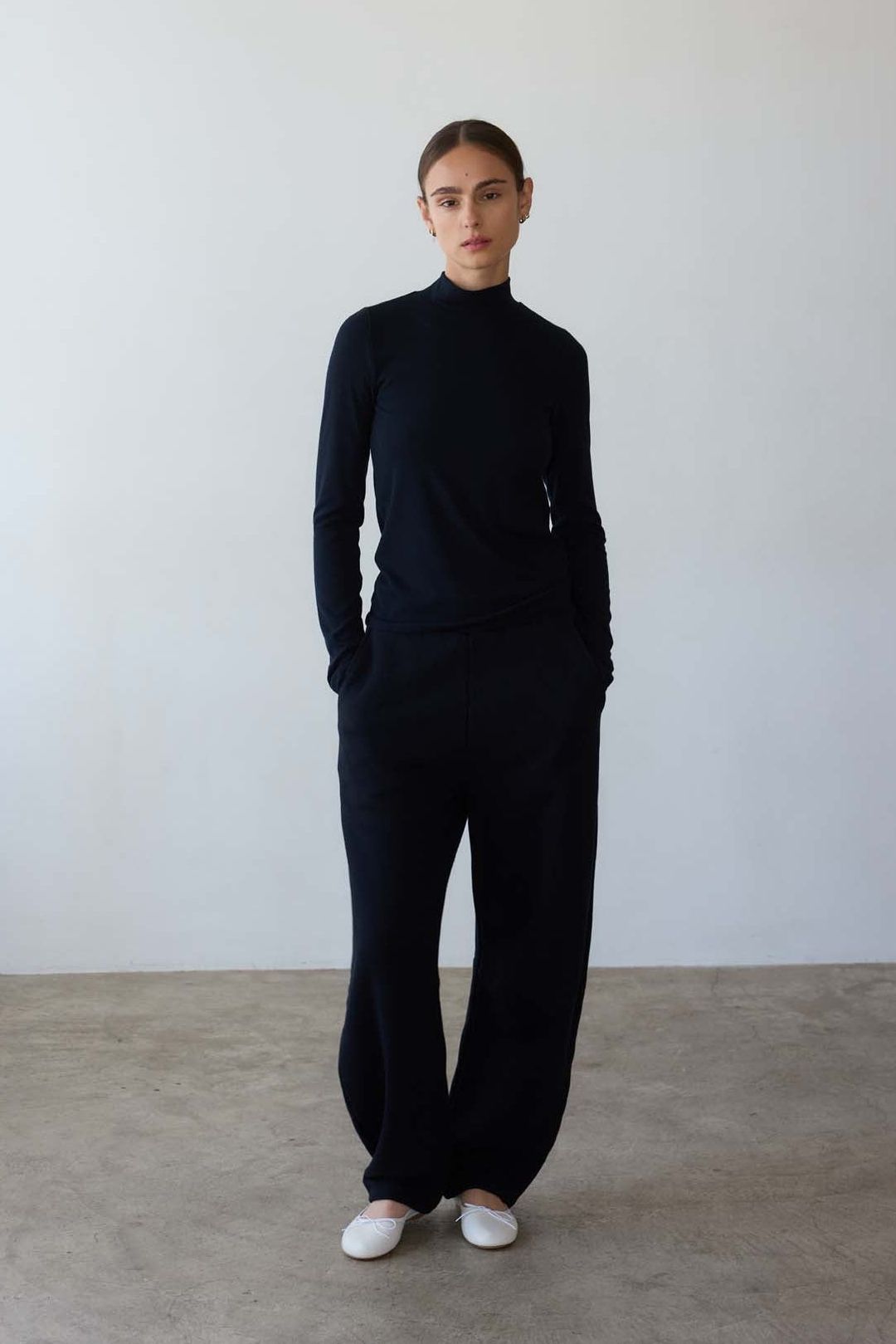 The Arc Lounge Pant in Black