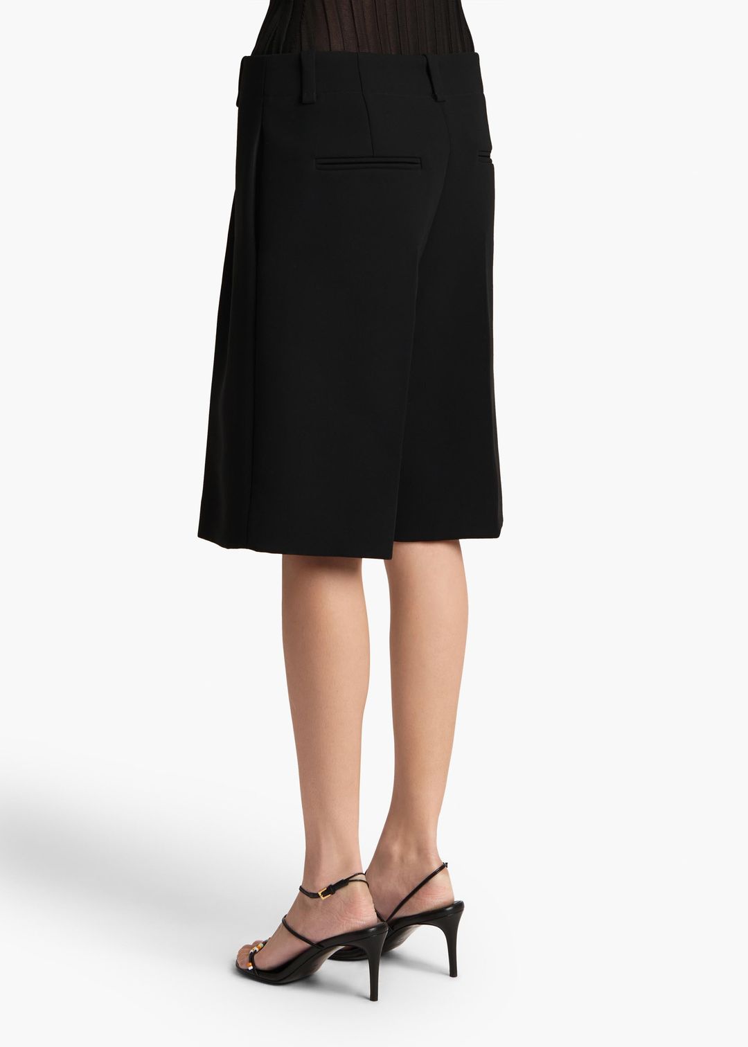 Laden Short in Black #4