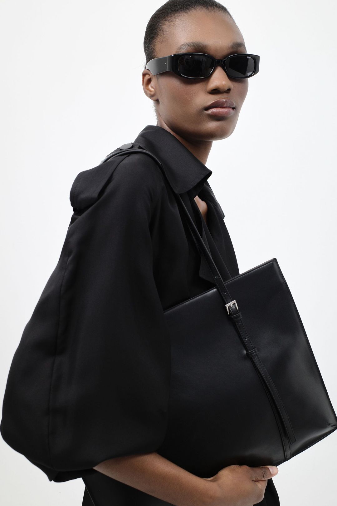 90s Messenger Tote - Black #9