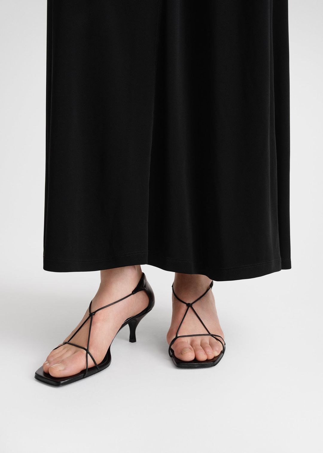 The Leather Knot Sandal black