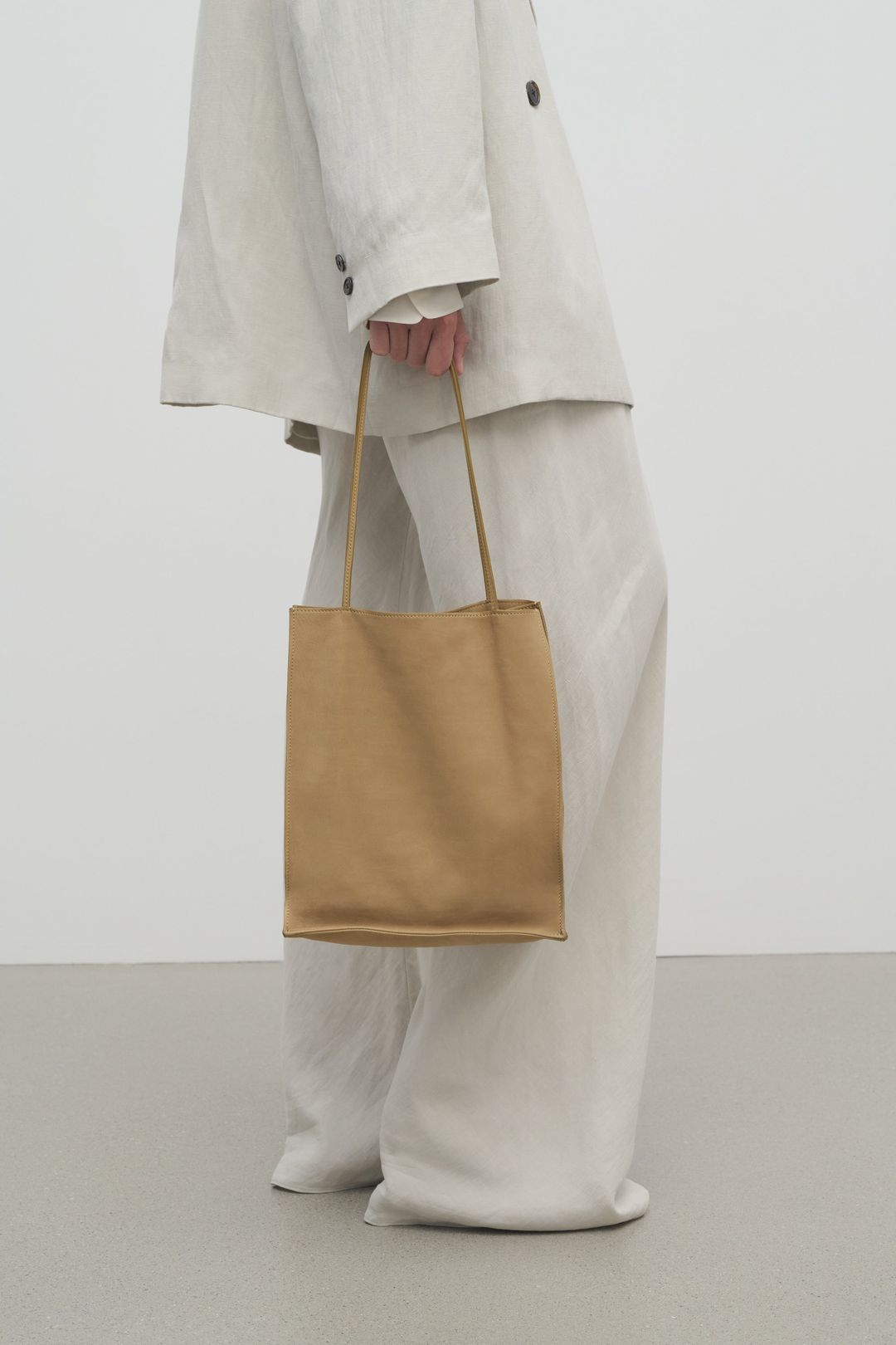 Large To Go Tote Bag in Nubuck #4