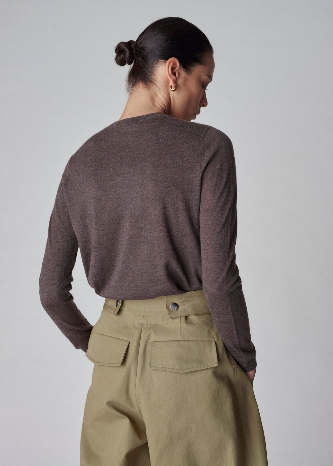 Long Sleeve Crew Sweater in Fine Cashmere - Brown