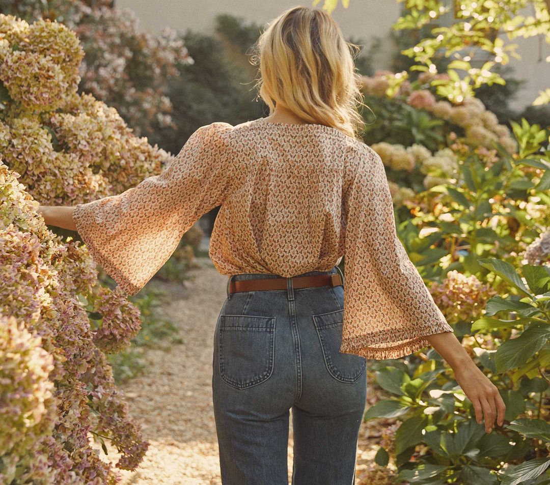 HMD -- LUNARIA TOP -- CREAM WINTER DITSY