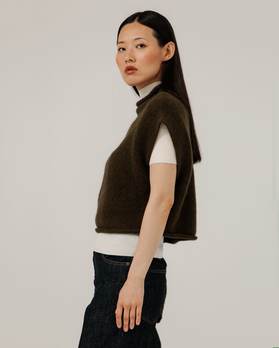 Alpaca Iris Vest - Dark Olive