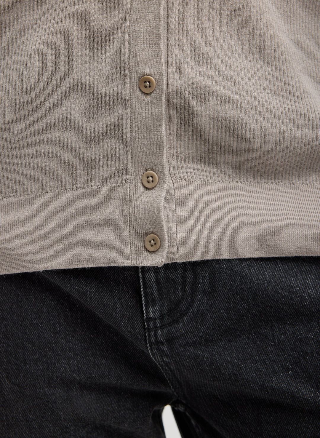 Feather Weight Ribbed V-Neck Slim Cardigan #6