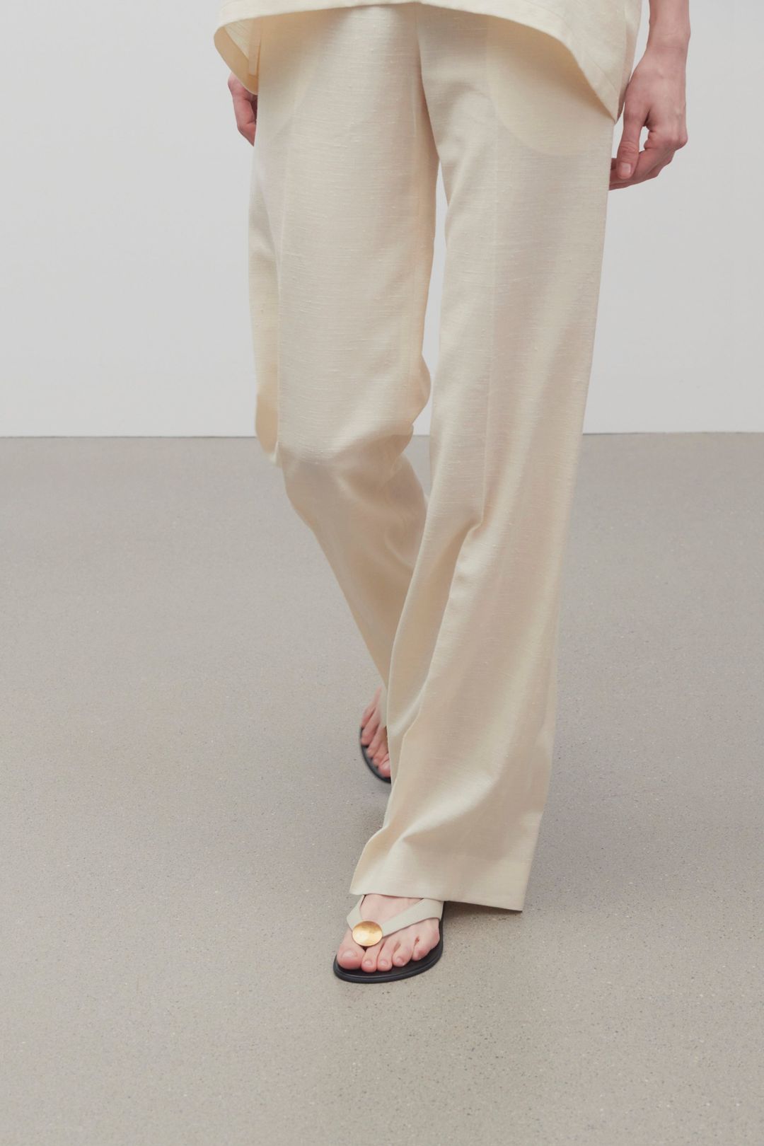 Charm Beach Sandal in Nubuck #4