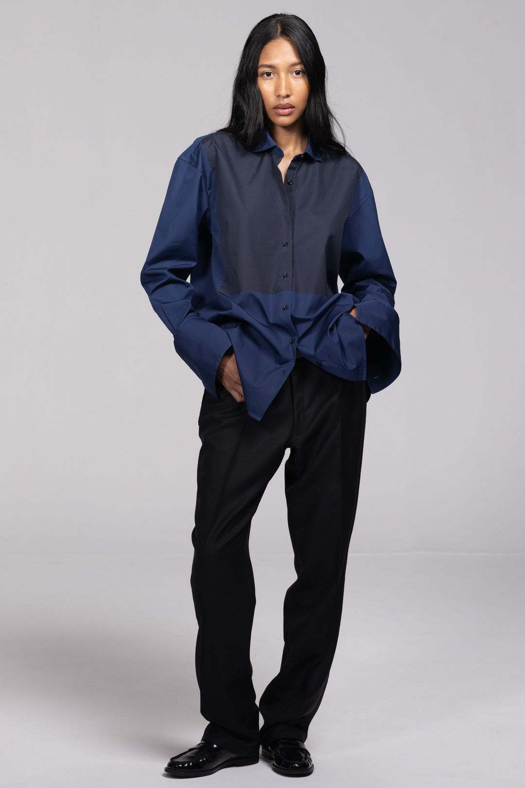 INES OVERSIZED TUXEDO SHIRT IN NAVY
