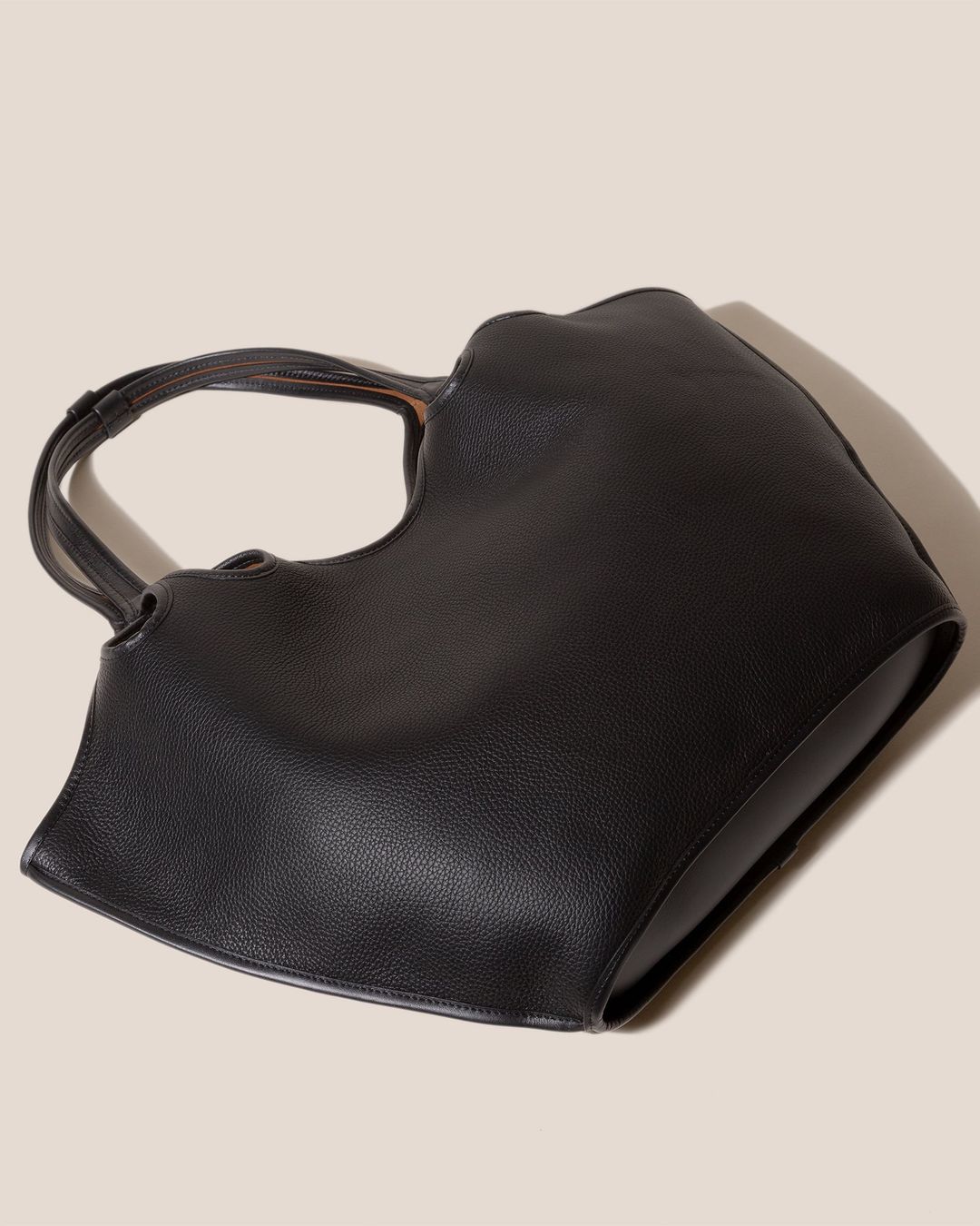 ESCALA GRAINY LEATHER - Cut-Out Tote Bag #4