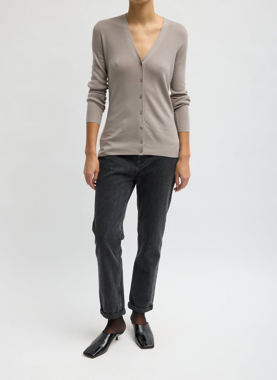 Feather Weight Ribbed V-Neck Slim Cardigan #4