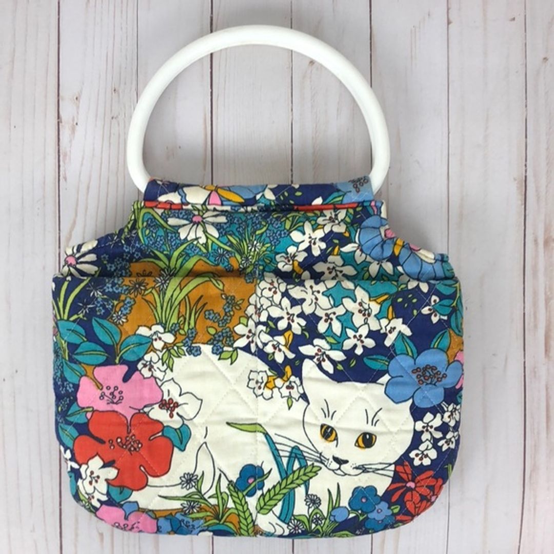 Vintage 70s 80s Daren's Bags Quilted Floral Cat Plastic Ring Handle Purse