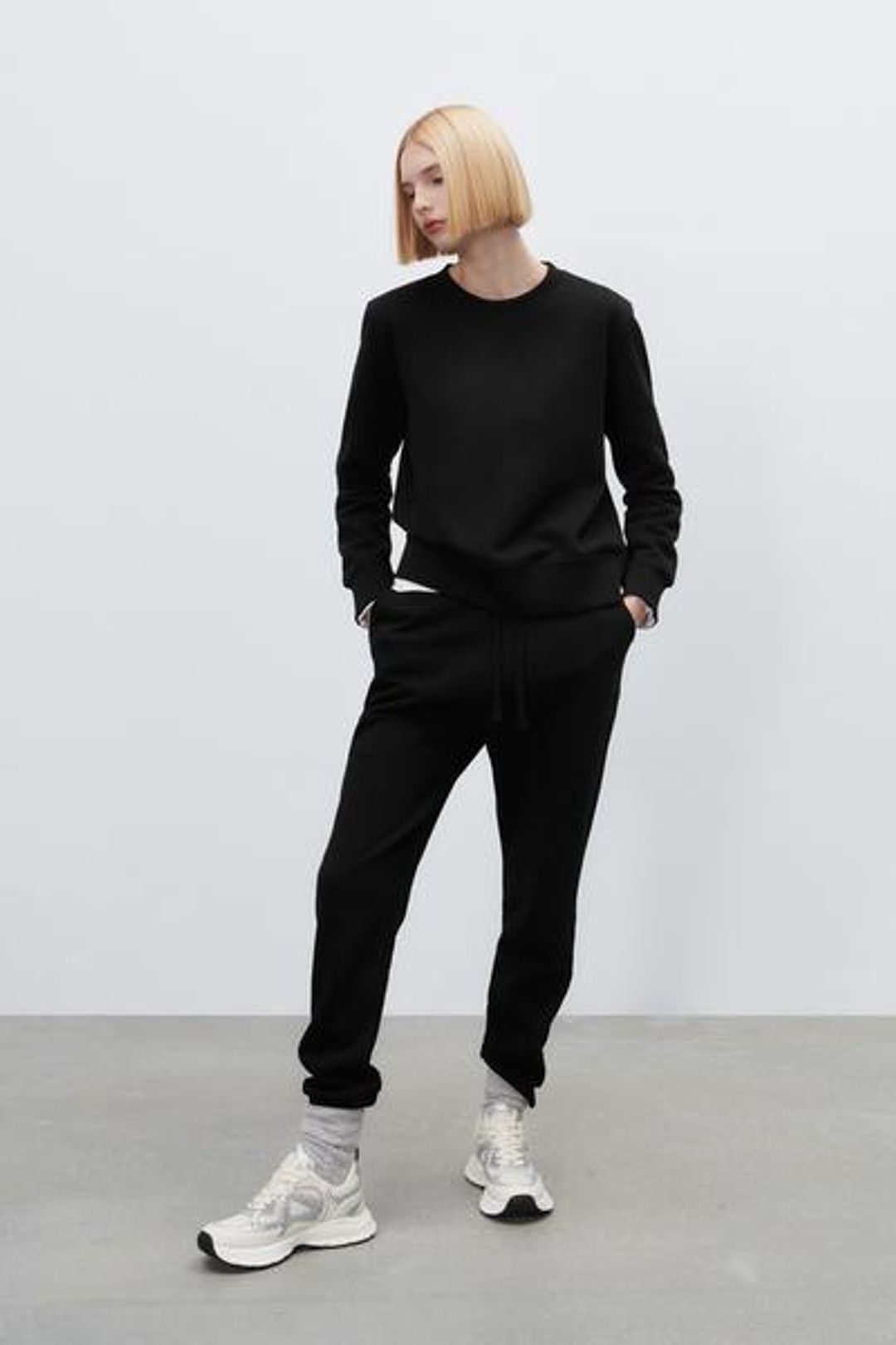 BASIC JOGGER PANTS