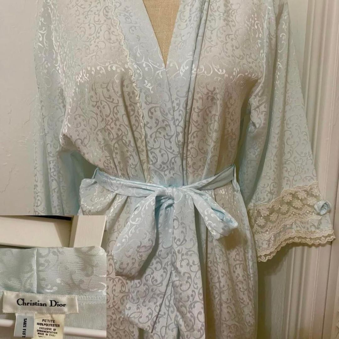 Vintage robe