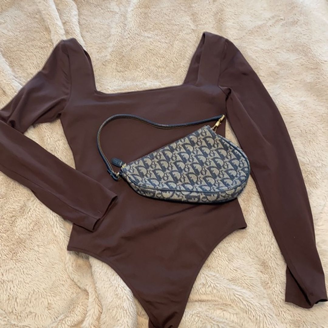 Aritzia Square Neck Bodysuit