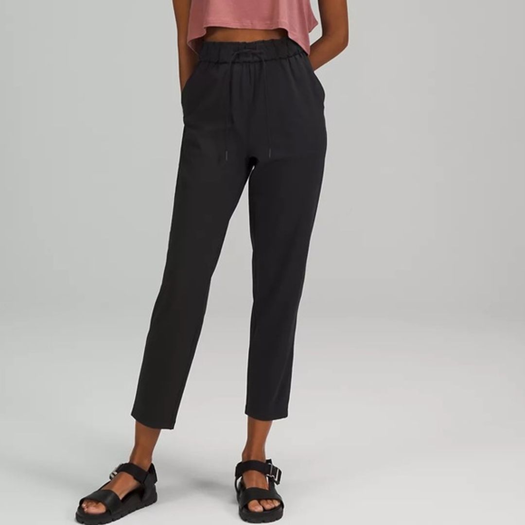 Lululemon Stretch High-Rise 7/8 Length Pant Pockets