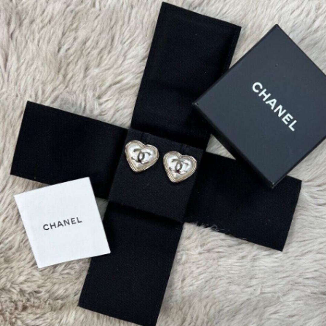 CC Logos Pearly Heart Stud Earrings