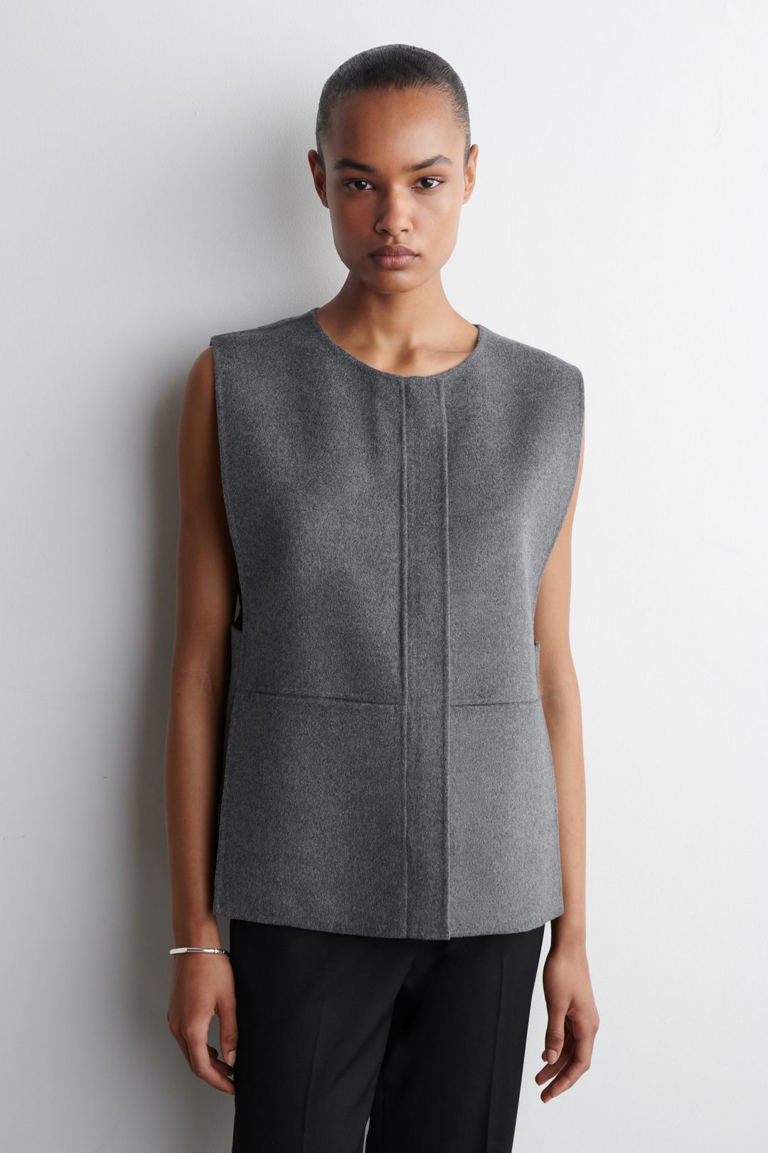 DOUBLE-FACED HYBRID HOODED VEST
