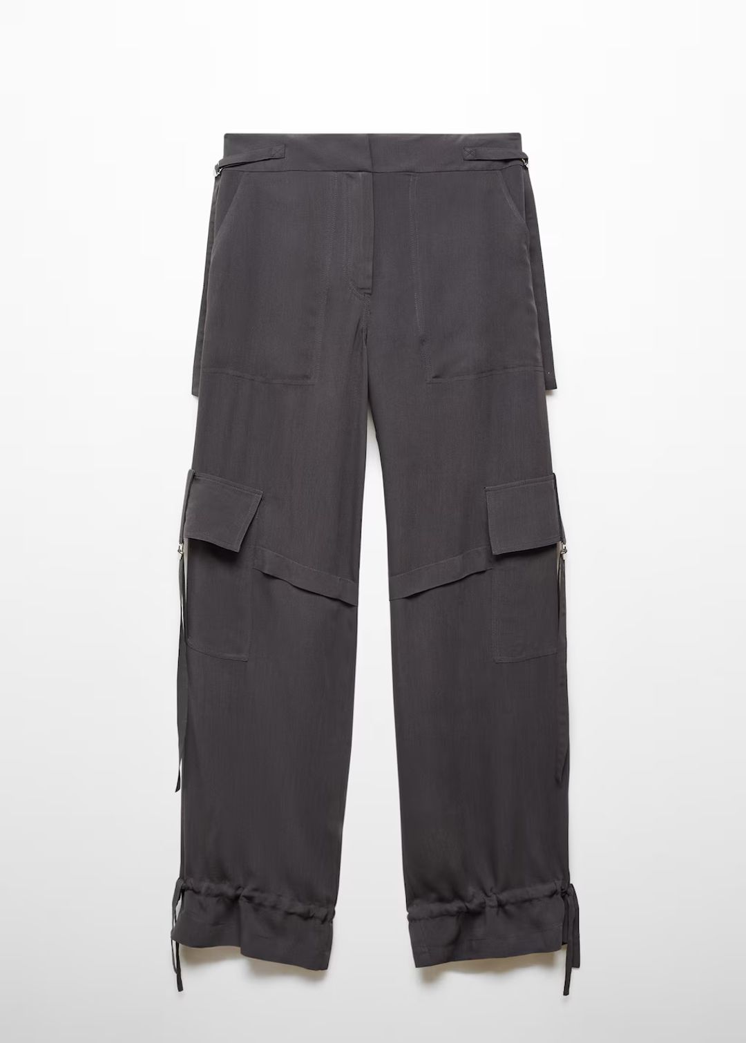 Cargo pants with metallic details
