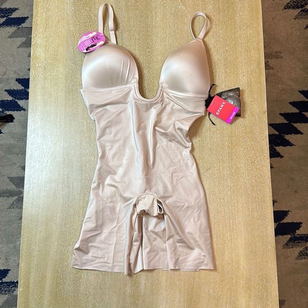 SPANX Suit Your Fancy Plunge Low-Back Mid-Thigh Bodysuit