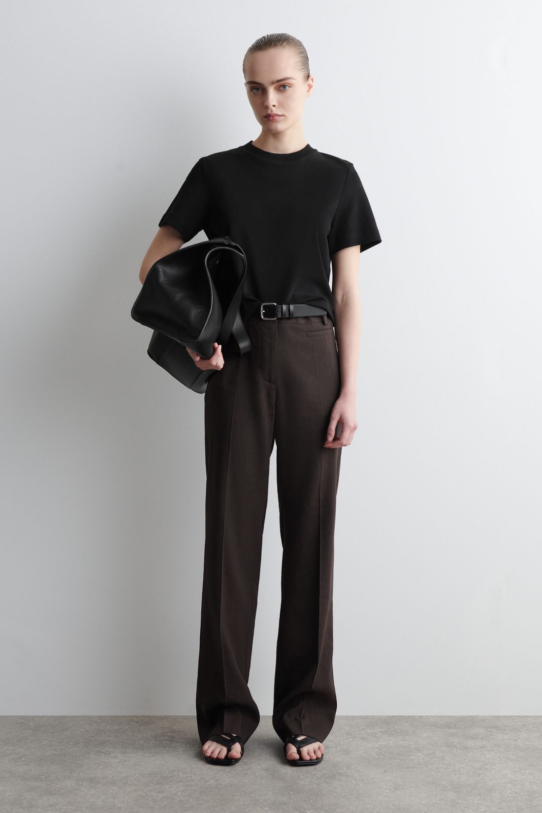 CROSSOVER-STRAP KITTEN-HEEL SANDALS