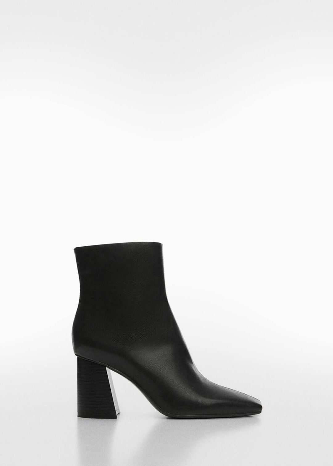 Ankle boots with block heel