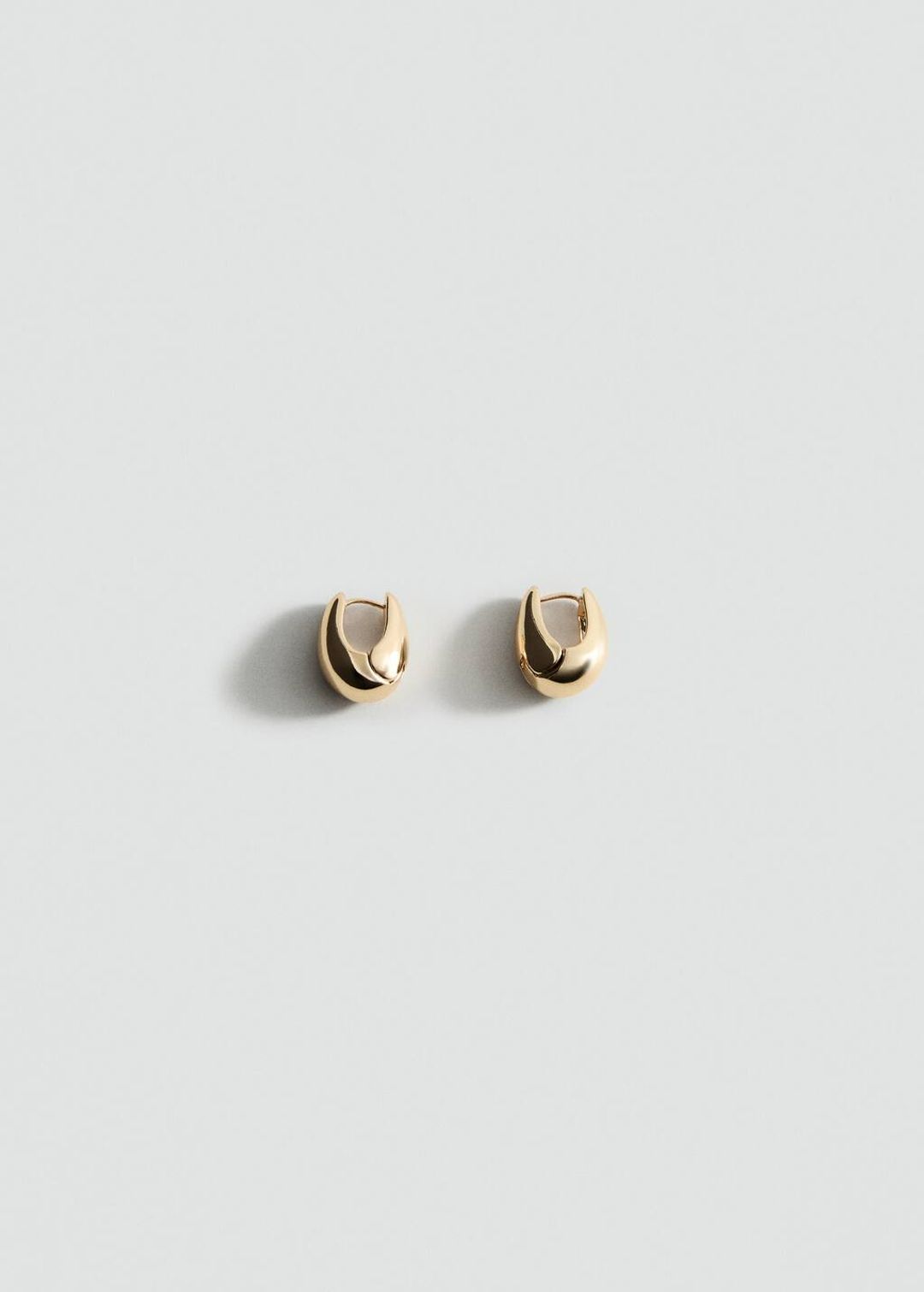 Volume hoop earrings