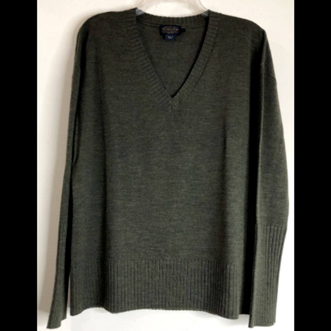 Pendleton Women's VNeck Ribbed Trim Sweater