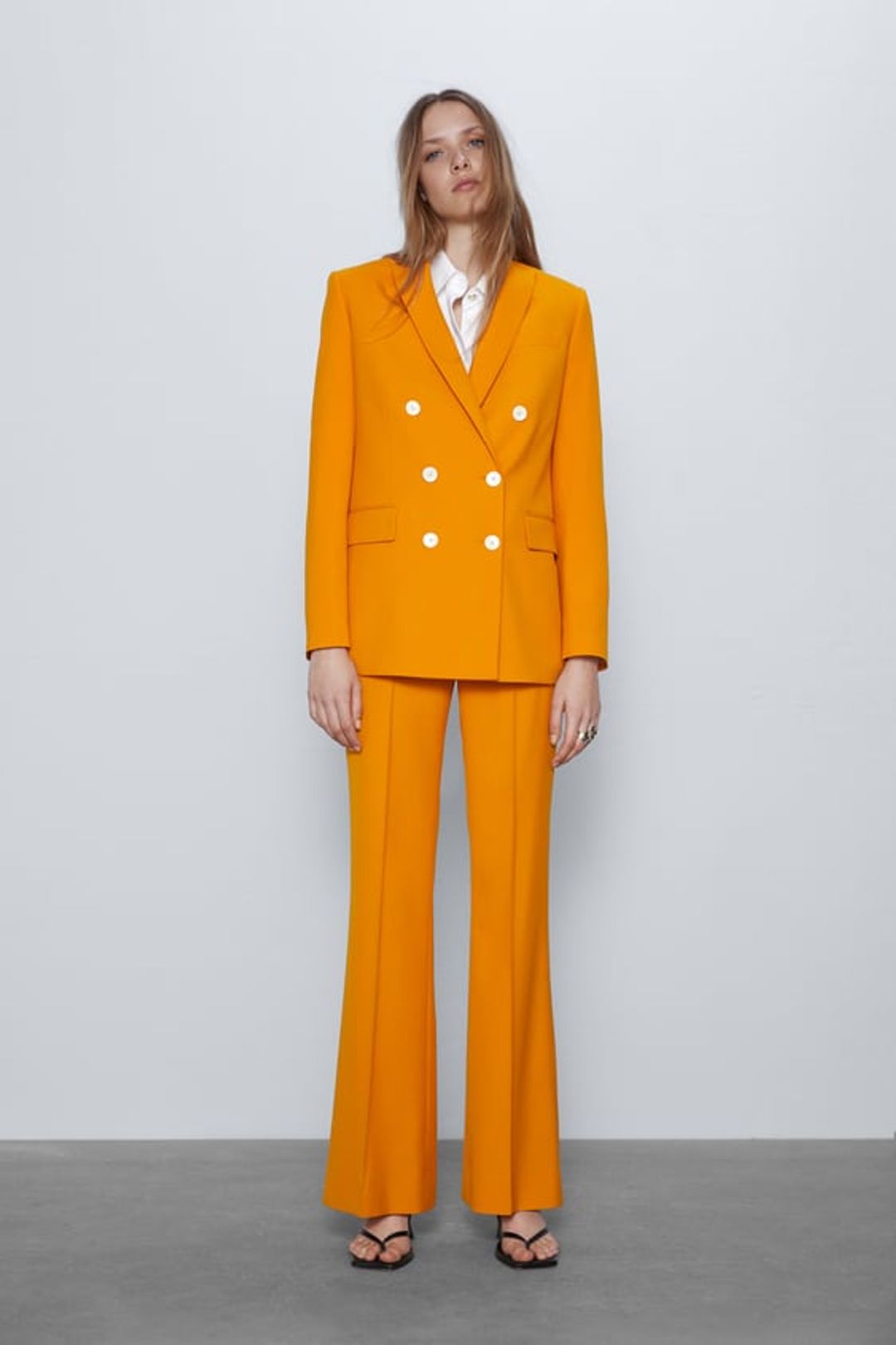 CONTRAST BUTTON BLAZER