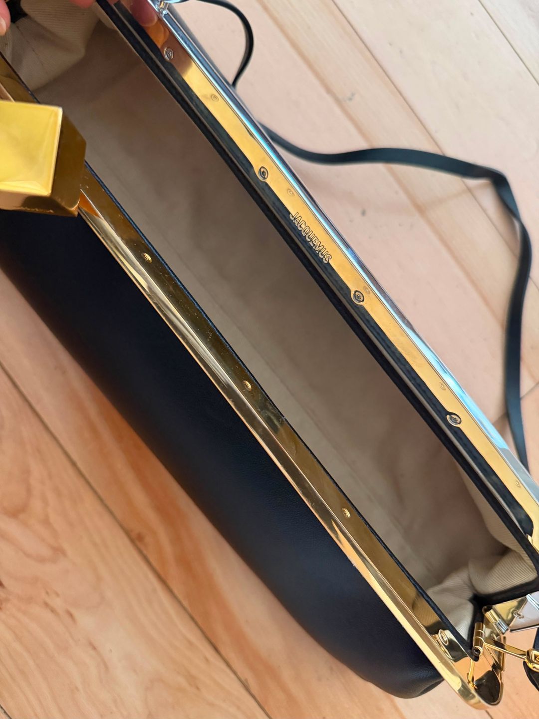 La Pochette Salon Clutch
