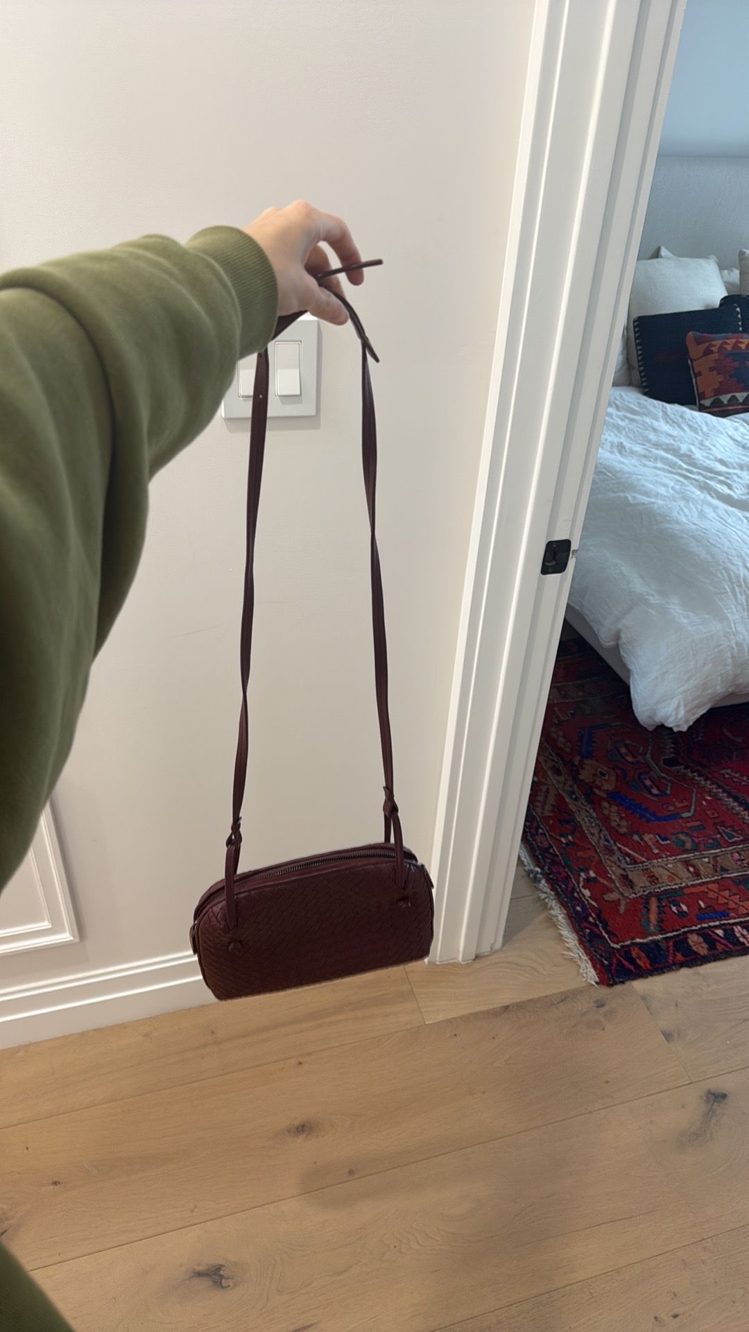 Intrecciato Nodini Crossbody Bag in Crimson