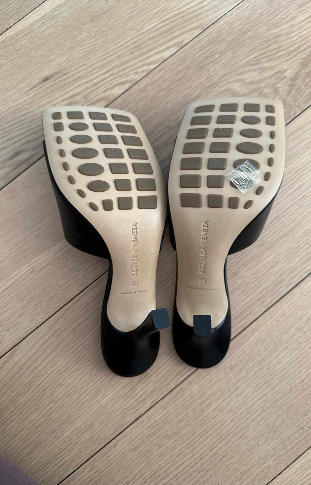 NWT Bottega Veneta Stretch Square-toe Leather Mules In Nero