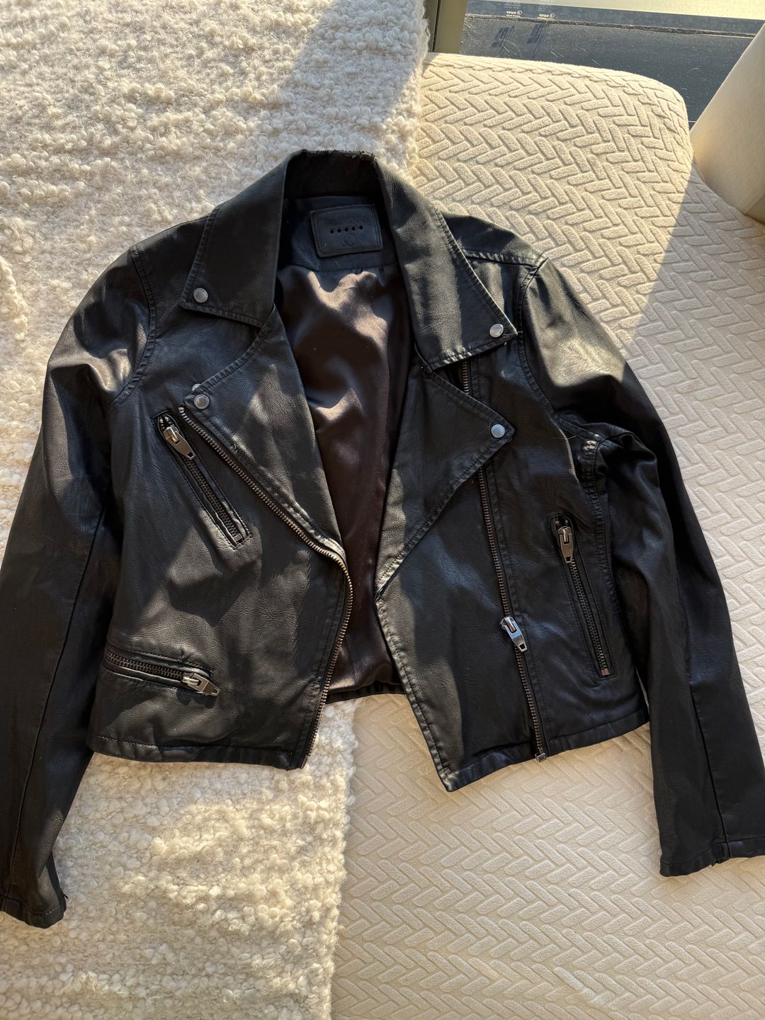 Cropped leather jacket