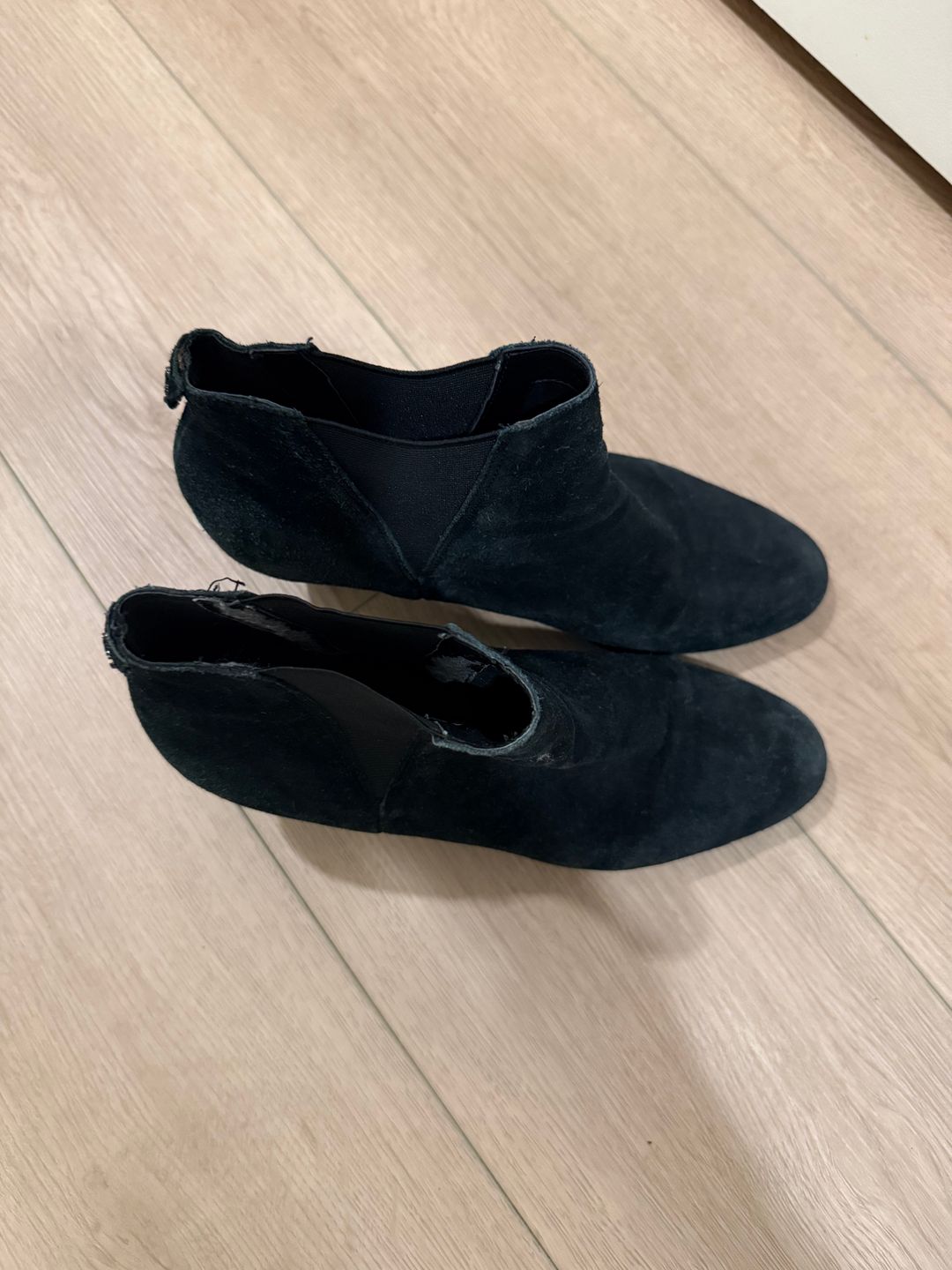 Sam Edelman Black suede booties