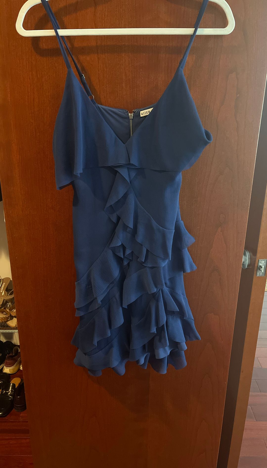 Short v-neck ruffle dress in navy