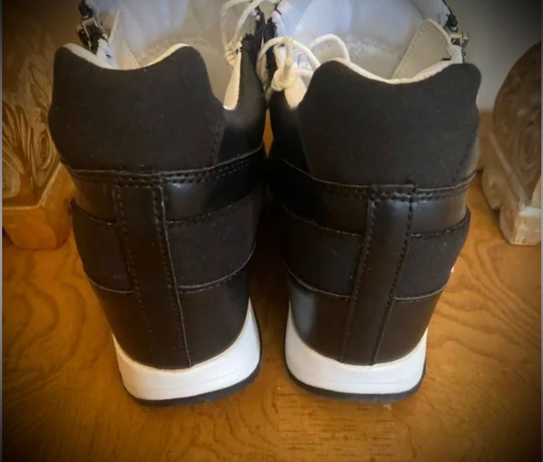 Serra Womens Black Wedge Sneakers NWT