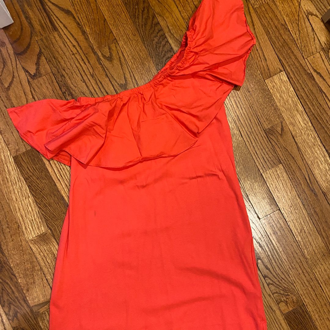 One shoulder pink dress