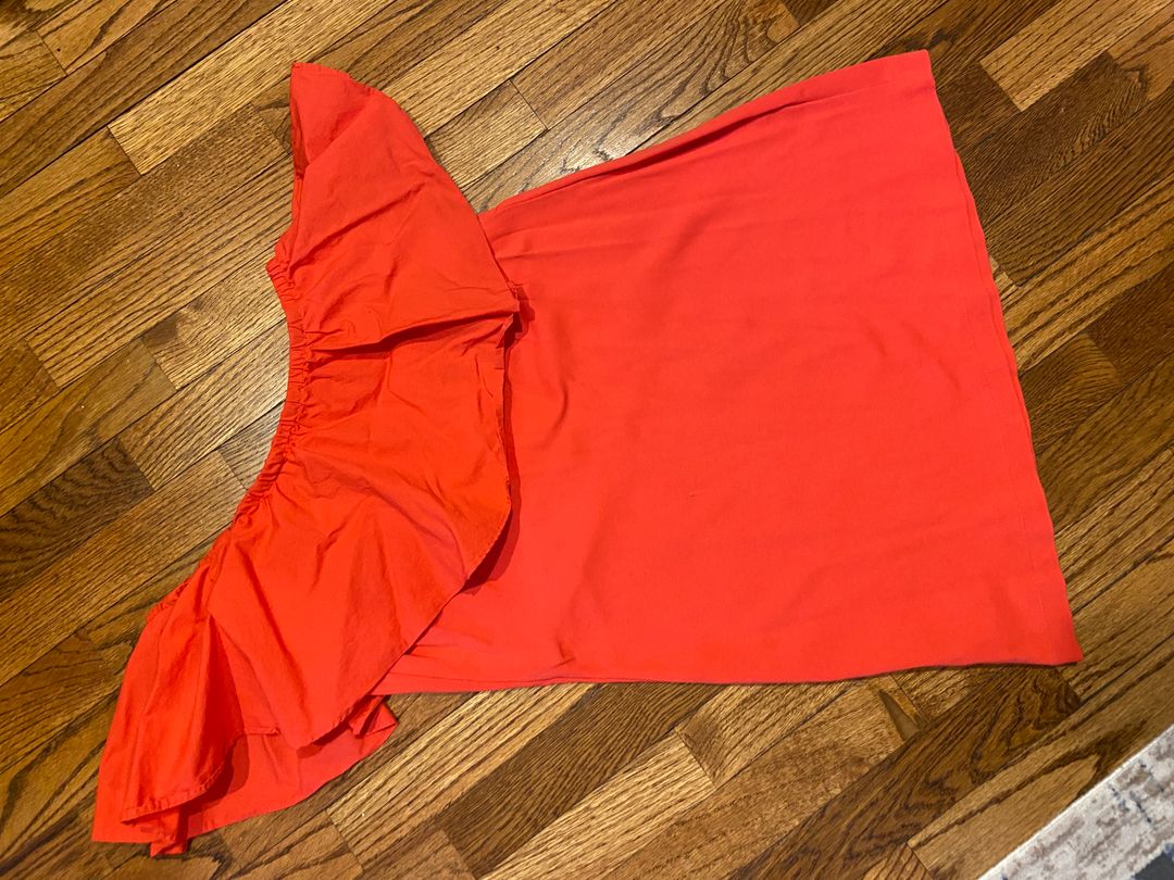 One shoulder pink dress