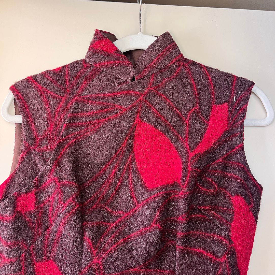 Vintage wool Sleeveless dress with red and gray pattern