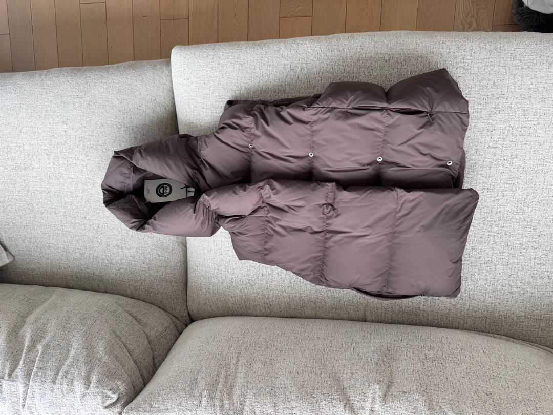 Babaton The Duvet Puffer Vest 