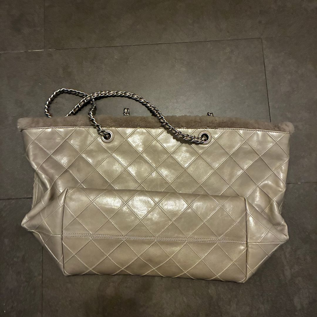 Ella Chain Shearling Tote