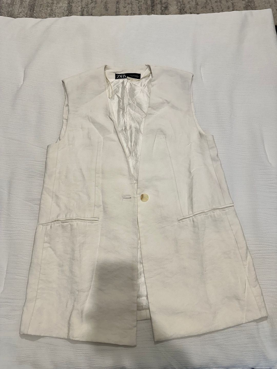 White vest