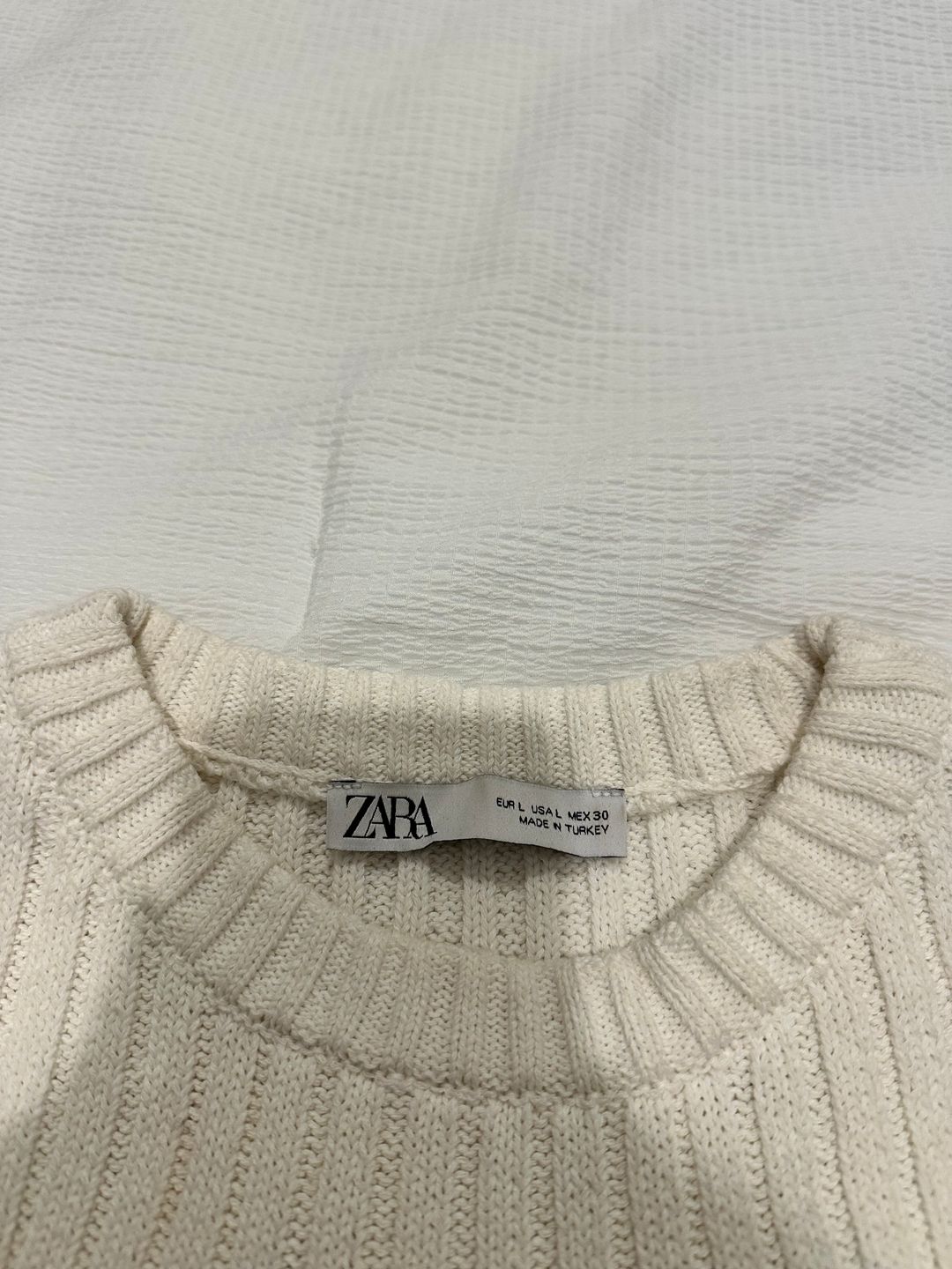 Ribbed sleeveless sweater