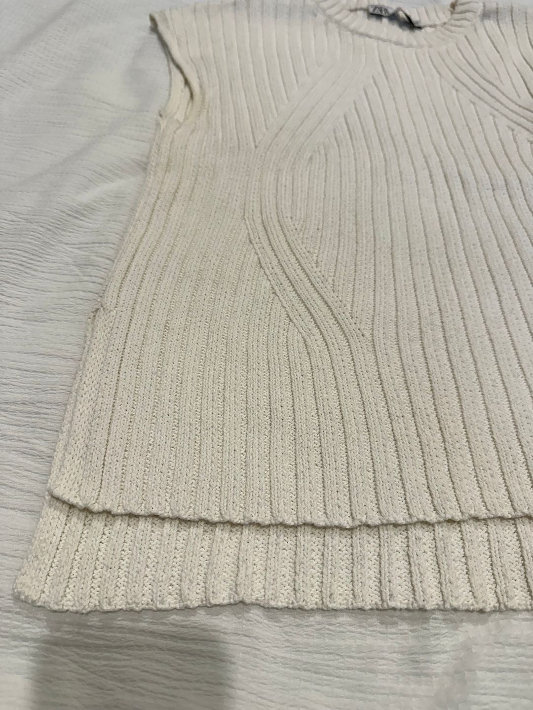 Ribbed sleeveless sweater