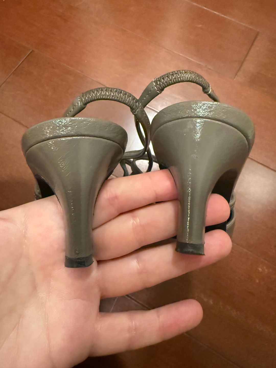 The Sharp Slingback taupe