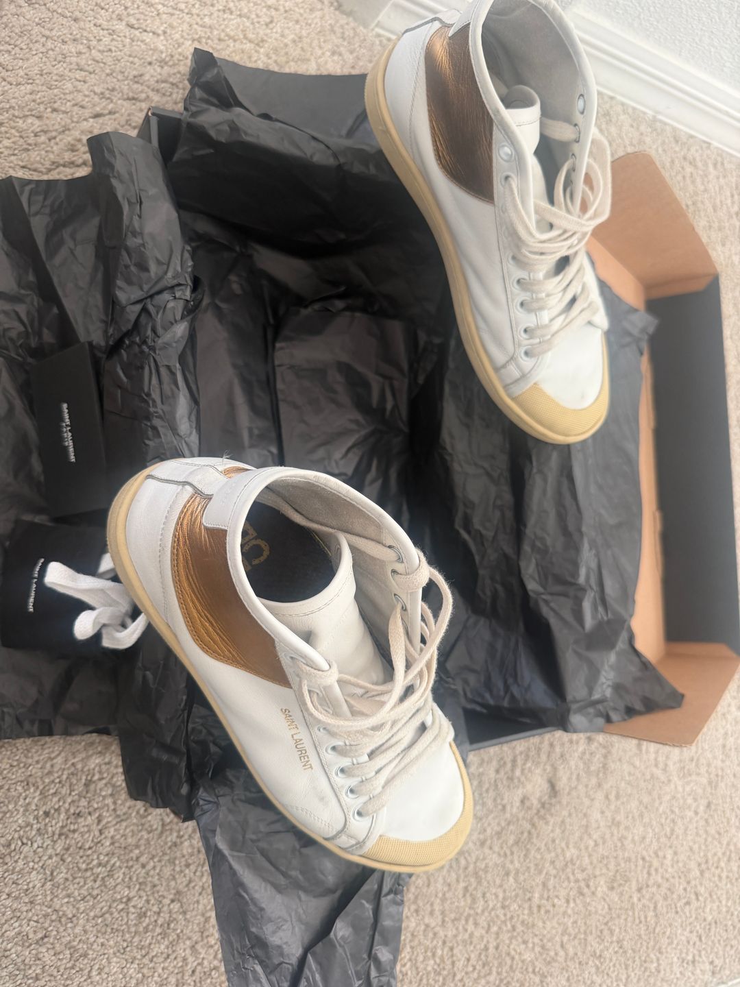 Saint Laurent SL/39 Mid Top Sneakers (also called the Court Classic SL/39 Mid) in Blanc Optique/Oro