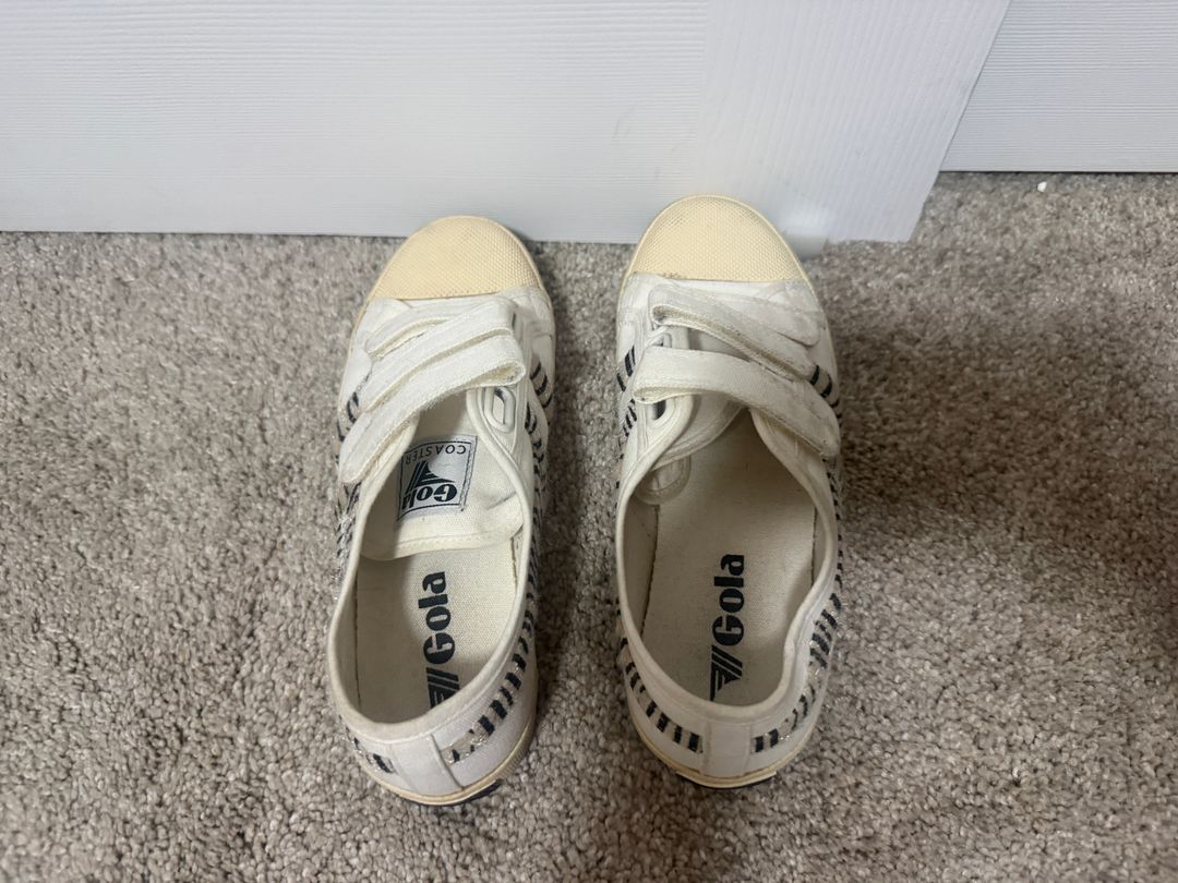 Sneaker with Velcro and zebra hair accents