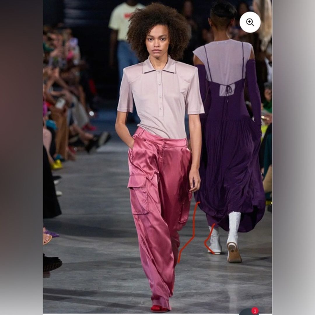 Tibi Shiny Nylon Pleated Stella Cargo Pant Rose 2 (Pink) - Size 24, US  
Key Details:  
Brand: Tibi  
Size and Size Locale: 24, US  
Color: Pink  
Category: Pants  
Material: Nylon satin  
Special Features: Water-resistant finish, oversized design